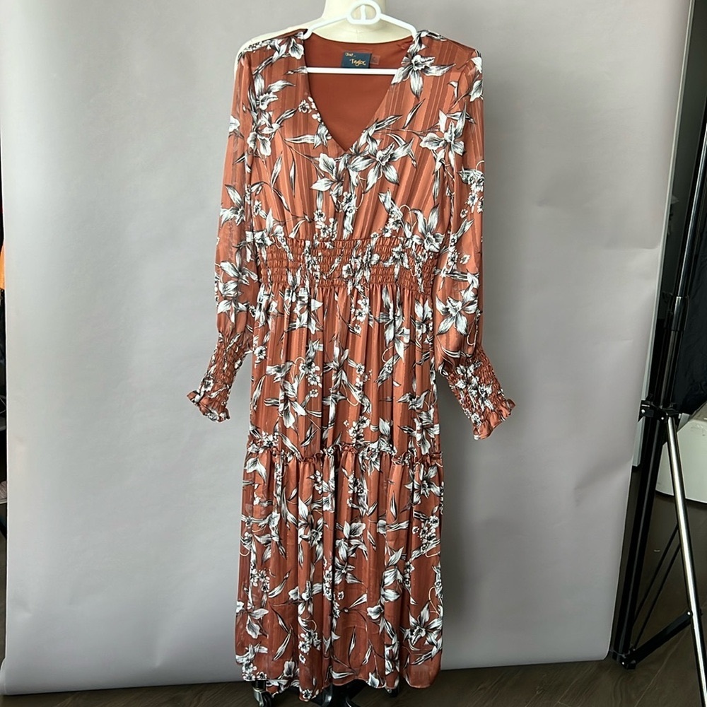 Just...Taylor White and Brown Long Sleeve Sundress